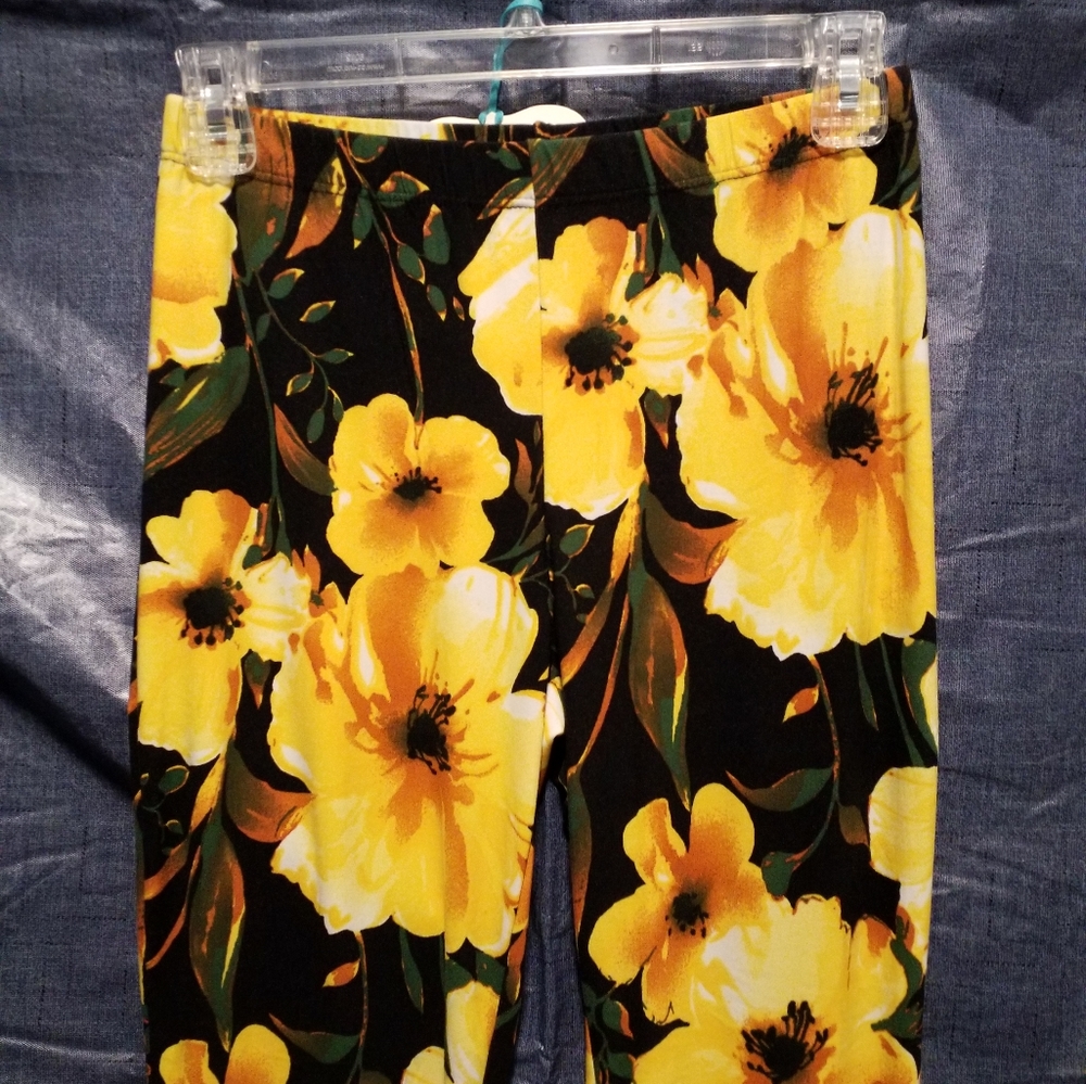 Yellow flower print leggings
